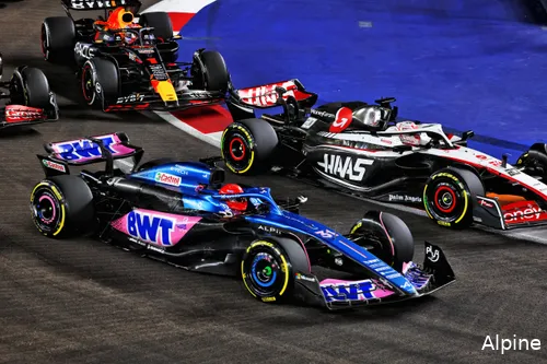 <i>Verstappen begon afgelopen jaar in de middenmoot.</i>