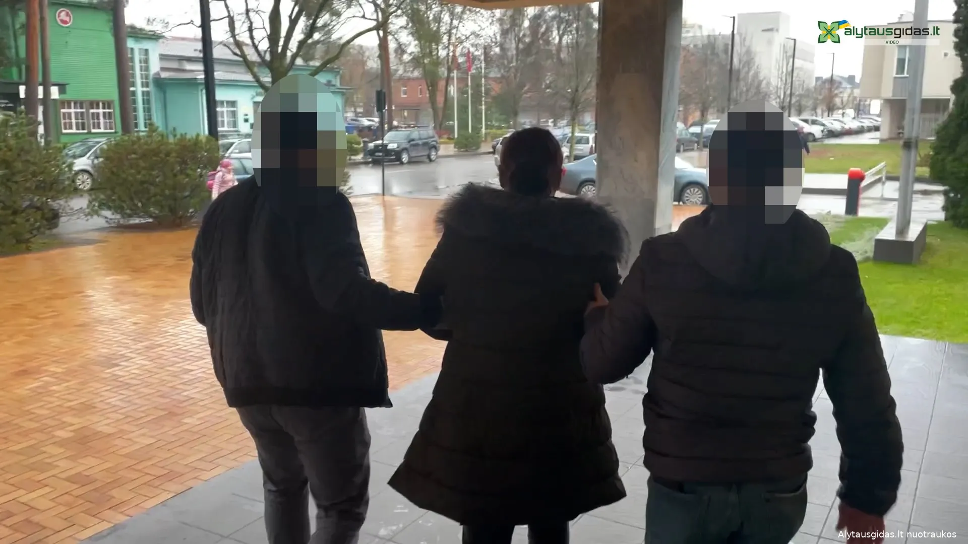 tarp itariamuju ir moteris2