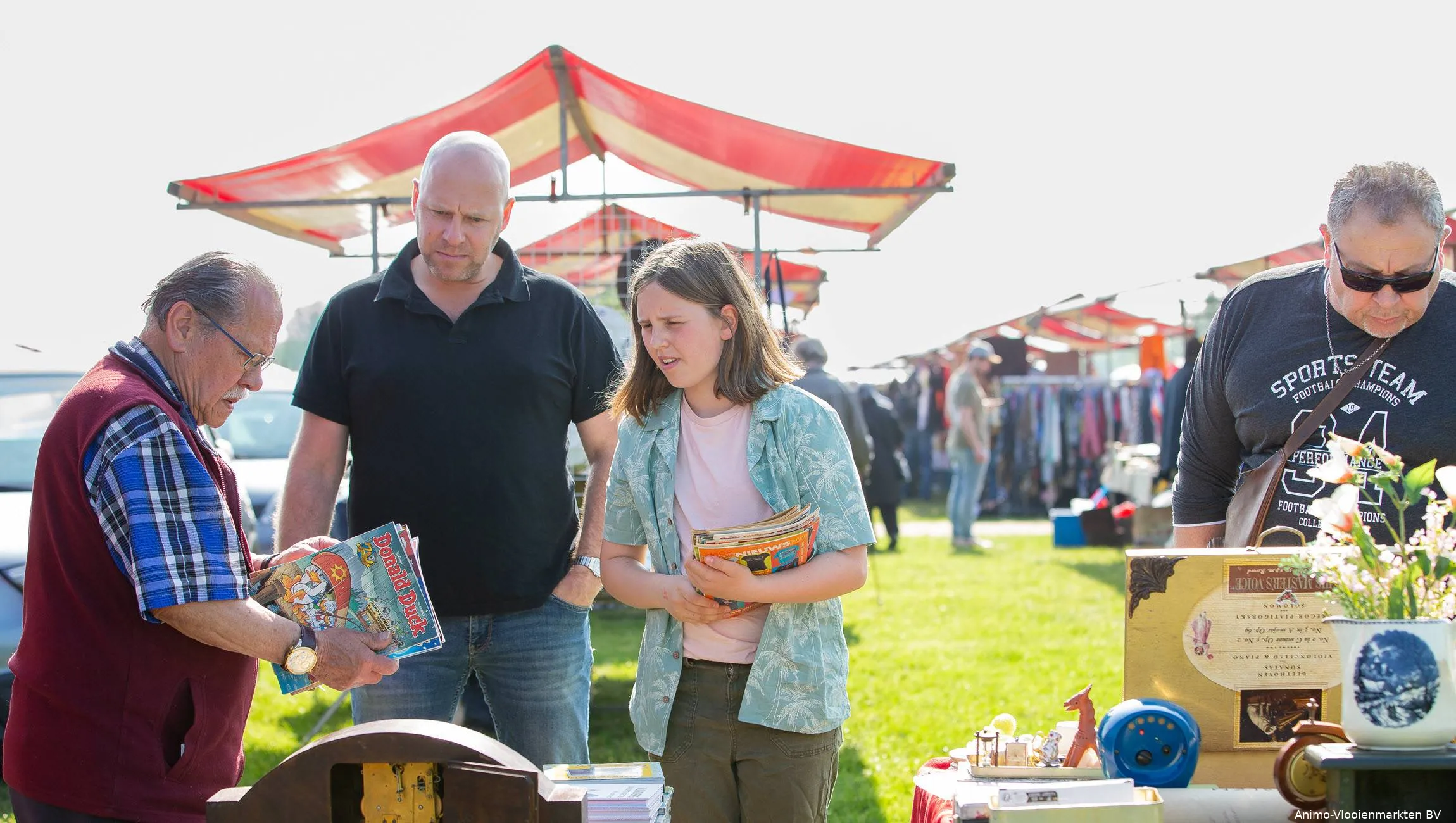 Gezellige Openlucht Vlooienmarkt