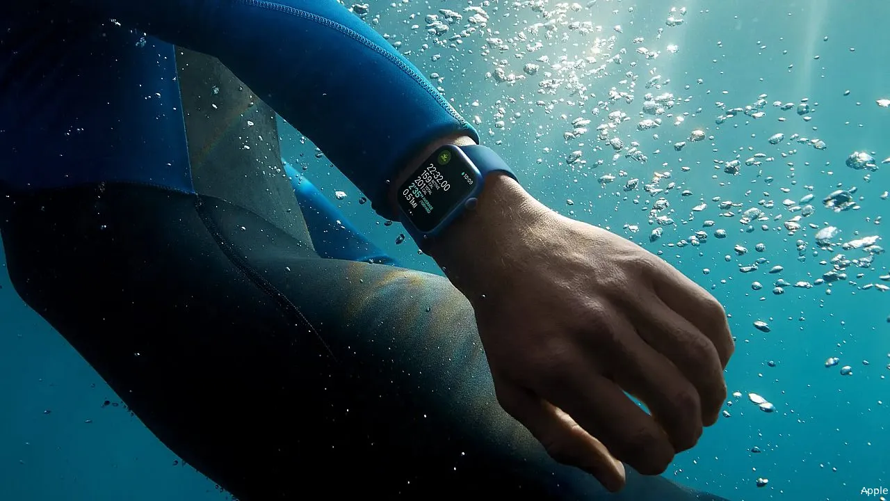 apple watch swimmingf1657878280