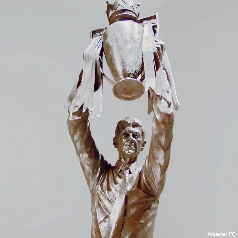 arsenal la statue d arsene wenger devoilee wenger 363367