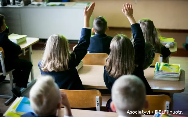 pradinukai mokiniai pradine klase mokykla