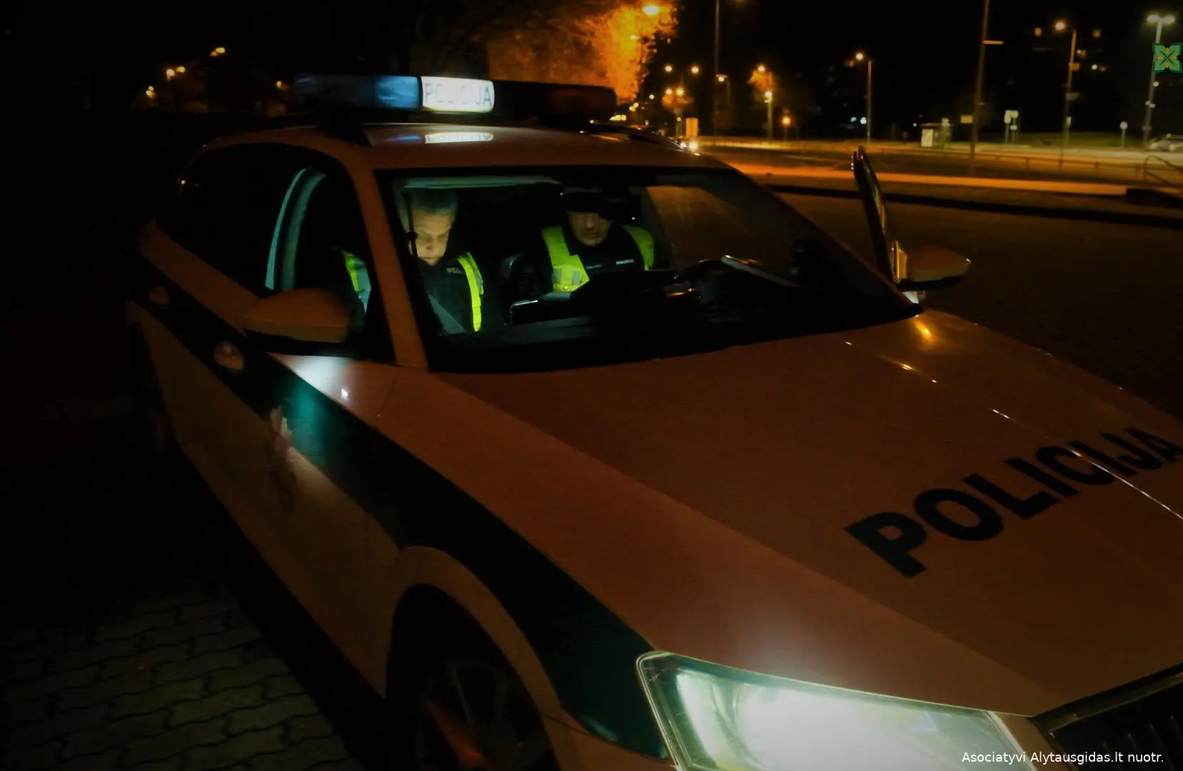 poli 03 po reportazo00 07 12 36still072a
