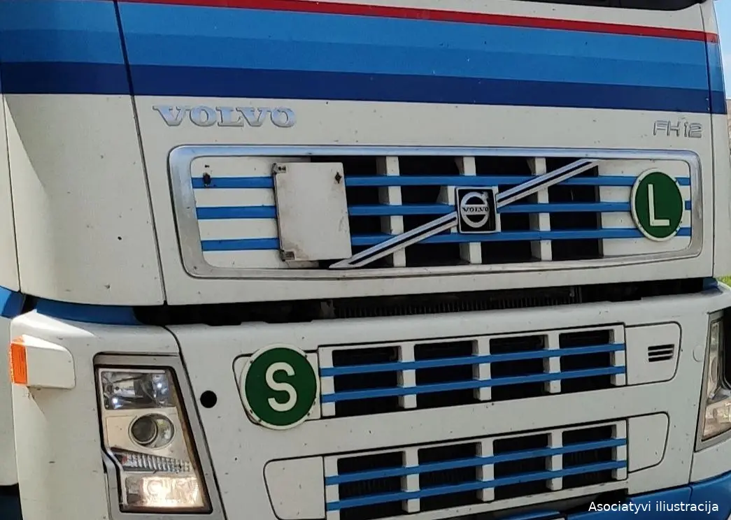 8166b61b