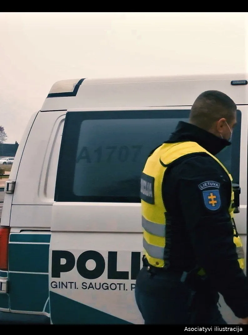 polidscf371700 10 15 16still034