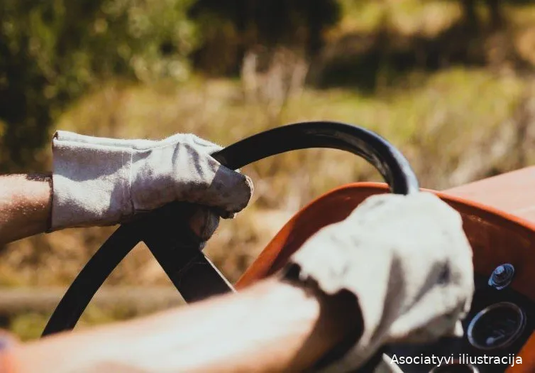 tracorange tractor 1024x576 1