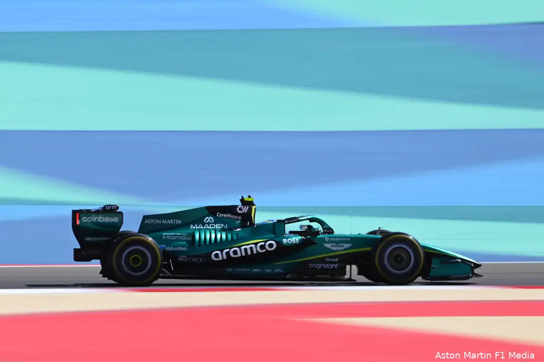 fernando-alonso-aston-martin-AMR26-donderdag-wintertests-bahrein