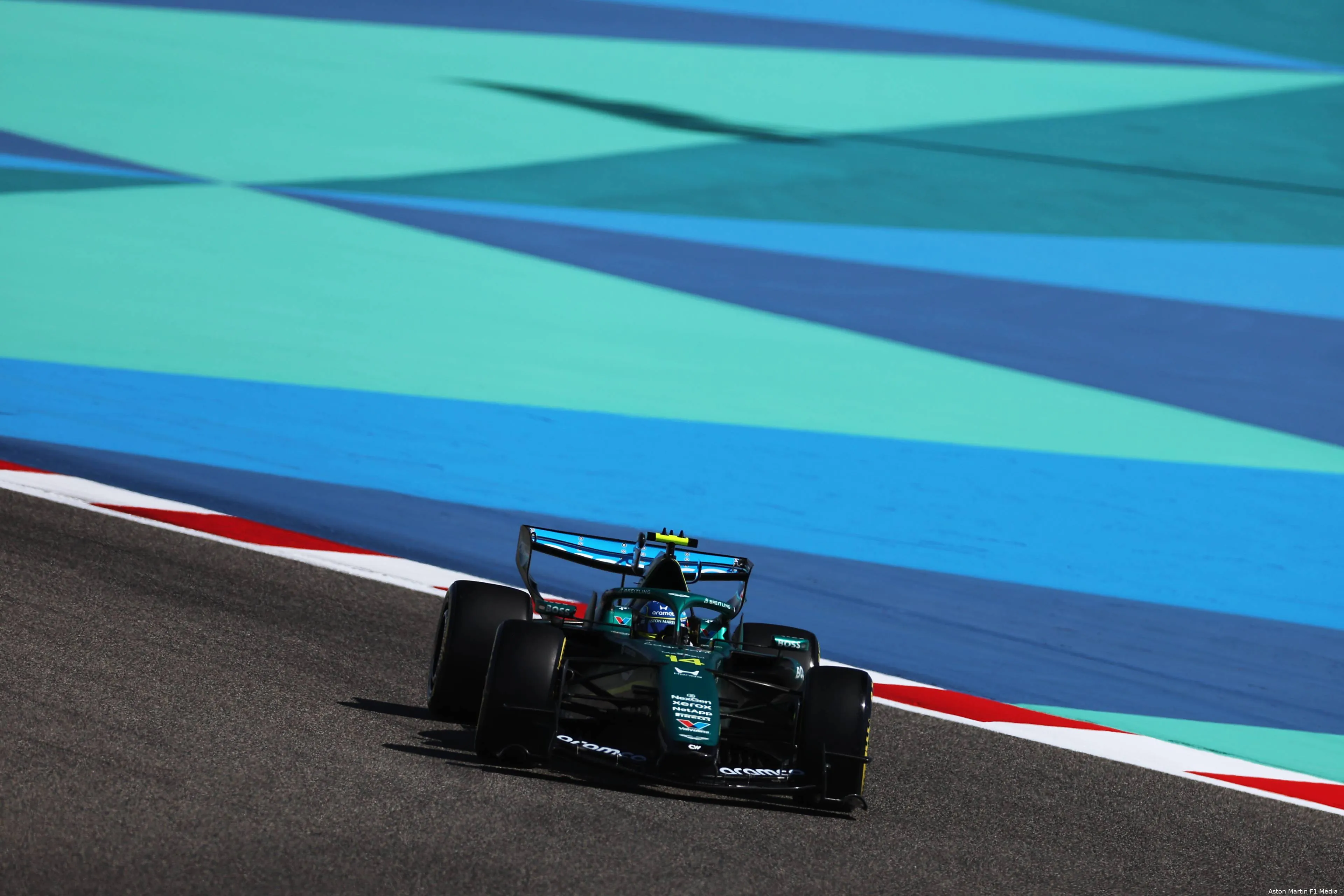 fernando-alonso-aston-martin-AMR26-donderdag-wintertests-bahrein