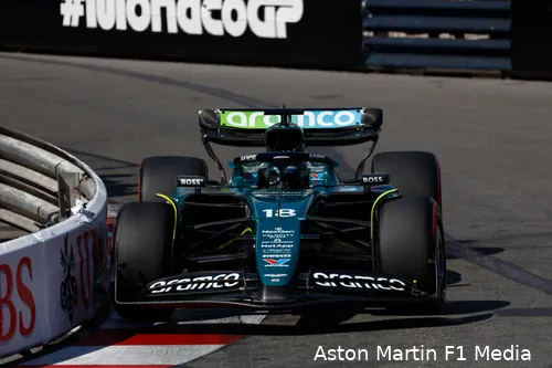 <i>Lance Stroll scheert langs de vangrail in de straten van Monaco. Na de tunnel raakte de Canadees de vangrail gedurende de Grand Prix, wat hem een lekke band opleverde. (Foto: Aston Martin F1)</i>