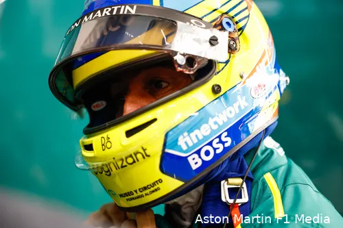 <i>Lastige omstandigheden en Fernando Alonso doet weer vooraan mee.</i>