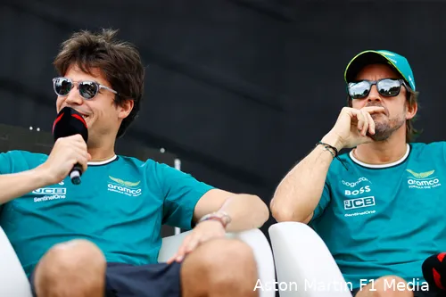 Alonso vindt verplichtingen naast de baan minder vervelend dan toen hij begon in de Formule 1 (Foto: Aston Martin F1 Media)