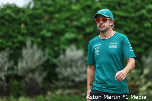 fernando alonso aston martin vrijdag singapore 1