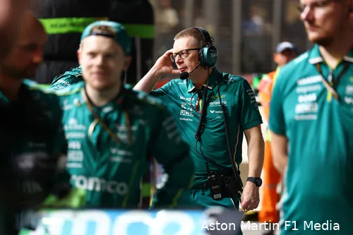 andy-cowell-aston-martin-singapore-zondag-2025