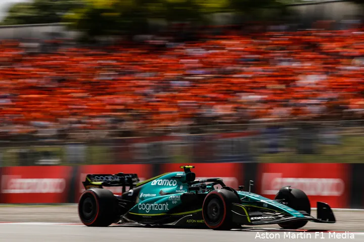 De nieuwe spec AMR22, met sidepods à la Red Bull (Bron: Aston Martin F1 Media)<br>