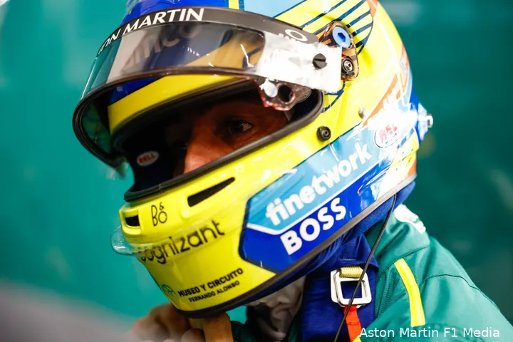 <i>Lastige omstandigheden en Fernando Alonso doet weer vooraan mee.</i>