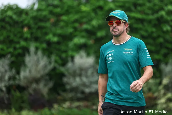 fernando alonso aston martin vrijdag singapore 1