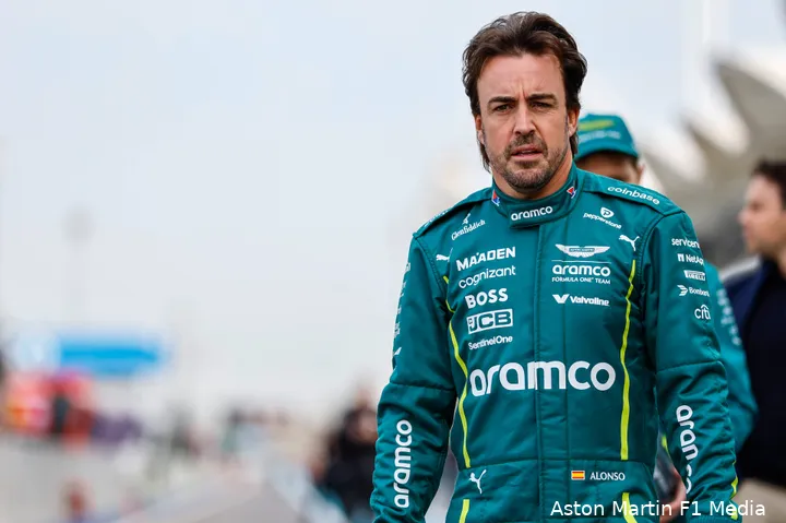 <i>Heeft Fernando Alonso dit jaar een auto waarmee hij het podium kan halen?</i>