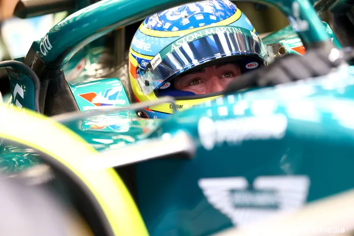 <i>Alonso is trots op Aston Martin.</i>