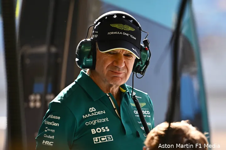 adrian-newey-aston-martin-wintertest-bahrein-vrijdag
