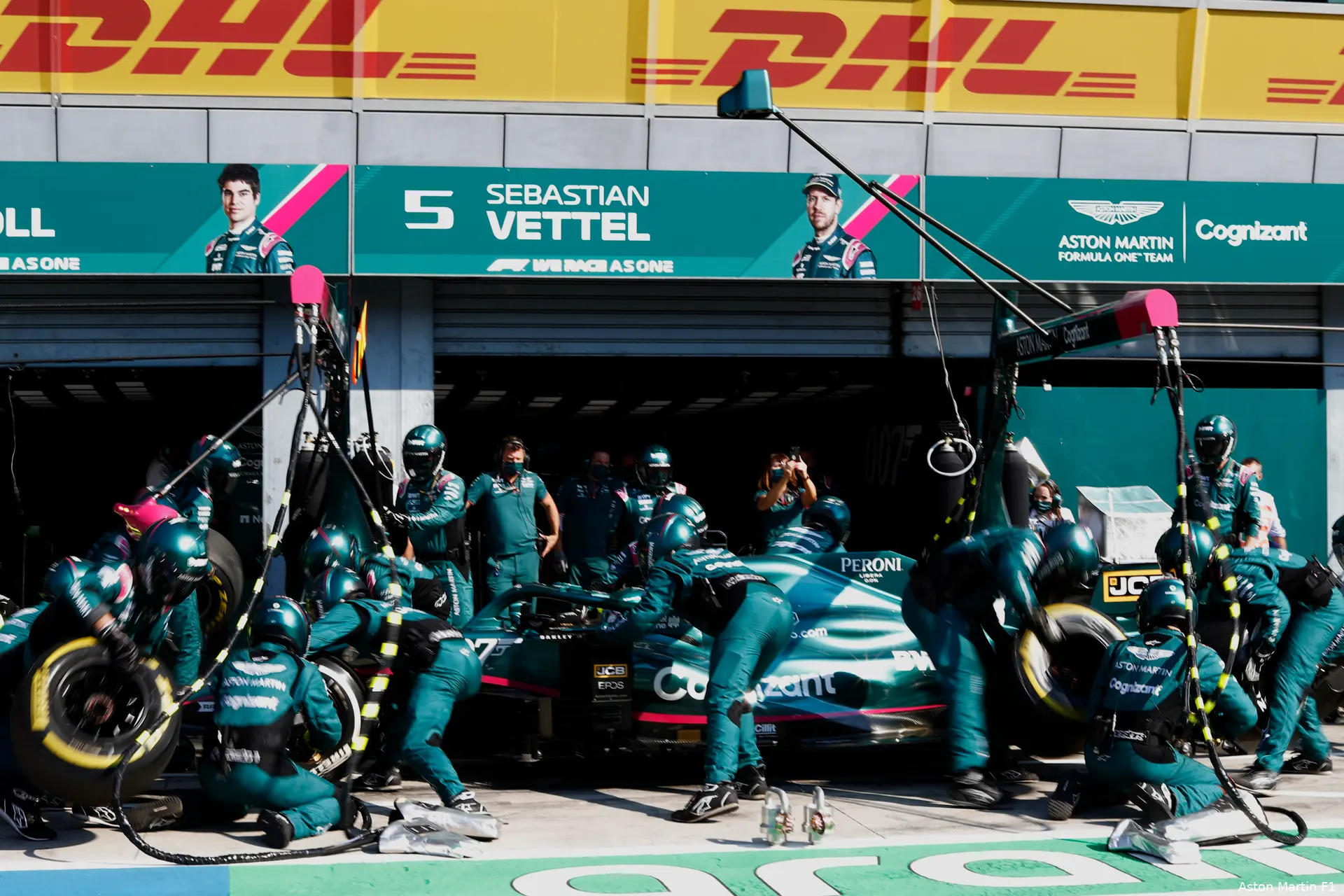 Aston Martin pitstop