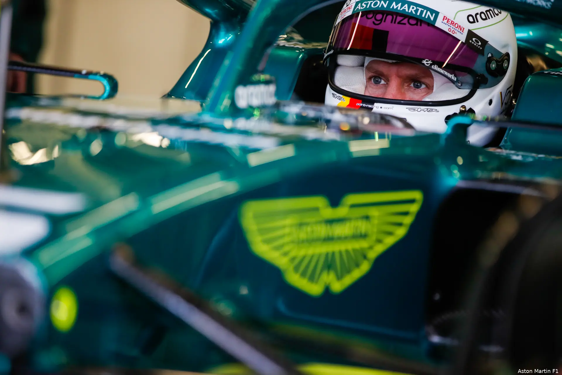 Aston Martin Vettel AMR22