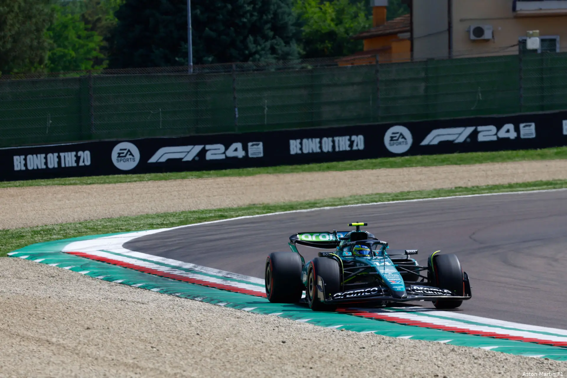 aston martin fernando alonso 2