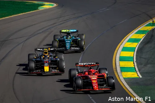 Alonso in zijn vechtersmentaliteit met de jaren niet verloren. (Foto: Aston Martin F1 Media)