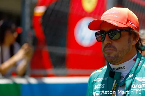 <i>Gaat de bijna 43-jarige Spanjaard toch te lang door in de Formule 1?</i>