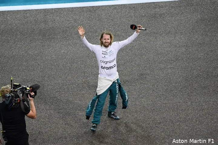 <i>Sebastian Vettel neemt afscheid tijdens de Grand Prix van Abu Dhabi.&nbsp;</i>