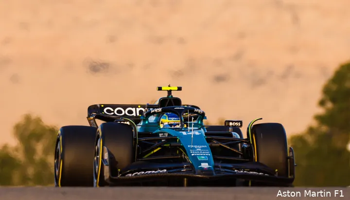 <i>De Aston Martin op Bahrain International Circuit. (Foto: Aston Martin F1)</i>
