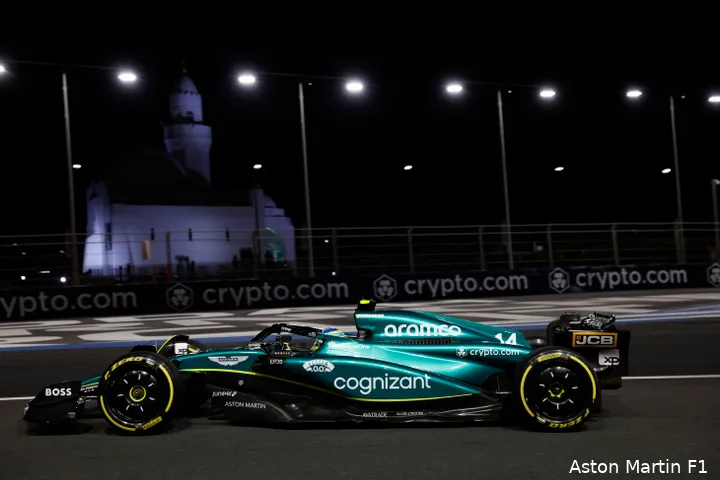 De avond is gevallen: Fernando Alonso en de kwalificatie, GP Saoeidi-Arabië 2023 (Foto:
Aston Martin F1 Media)