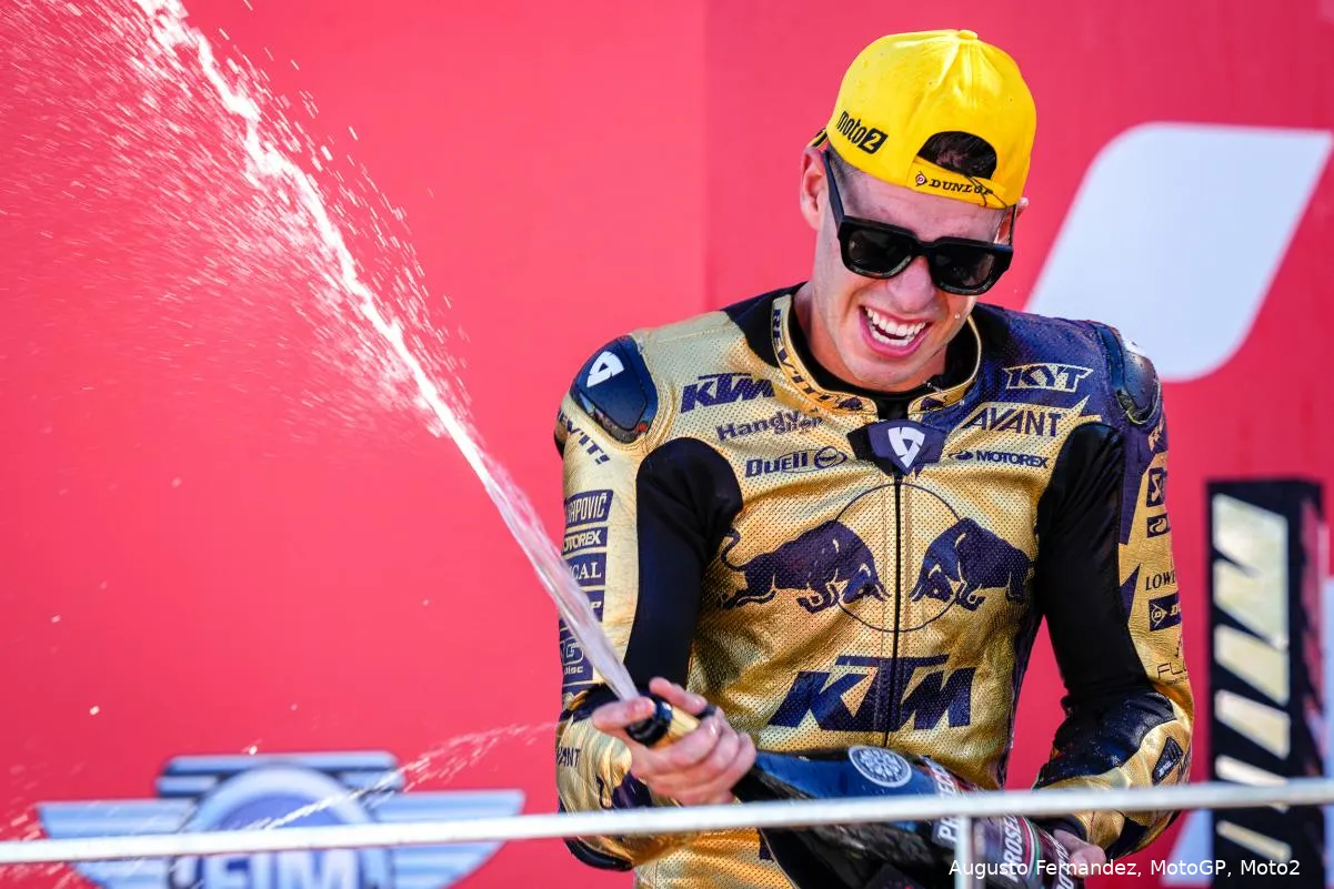 37 augusto fernandez ds 7731gallery full top lg