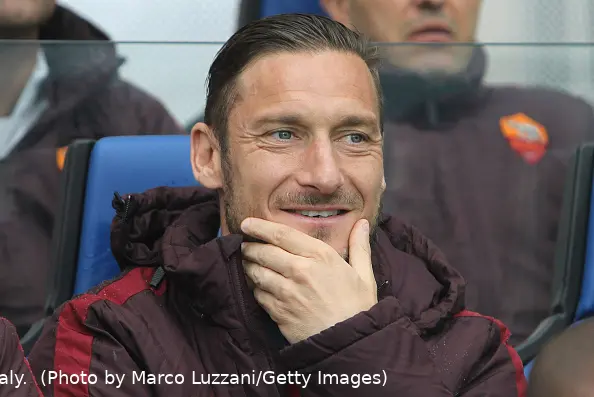 totti sorride panchina