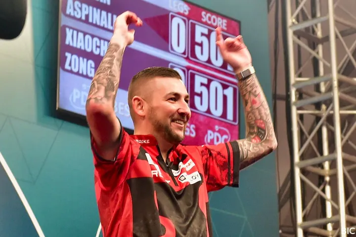 Nathan Aspinall aims for Den Bosch glory.