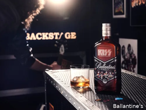 Nieuw Ballantine's True Icons whisky KISS