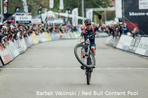 Pidcock won in mei doodleuk twee wereldbekers op de mountainbike.