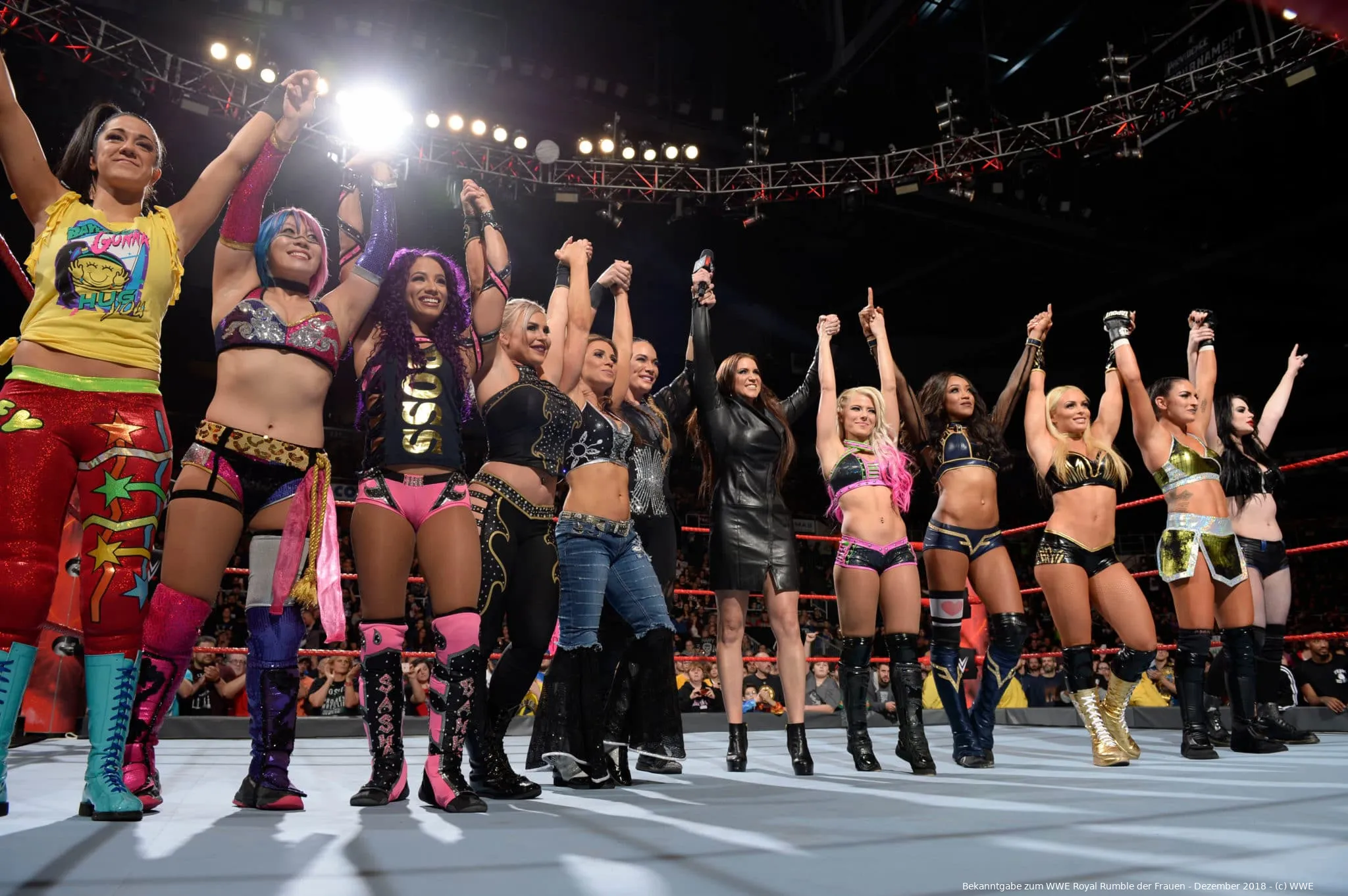 announcing womens royal rumble at raw dec 18 4