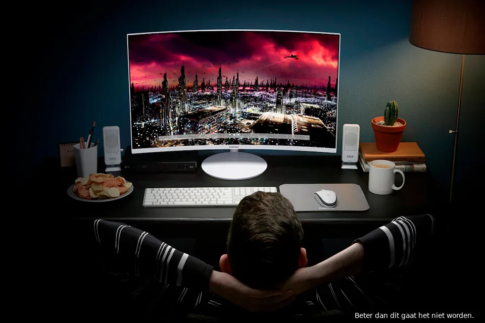 samsung ch711 curved monitor 02