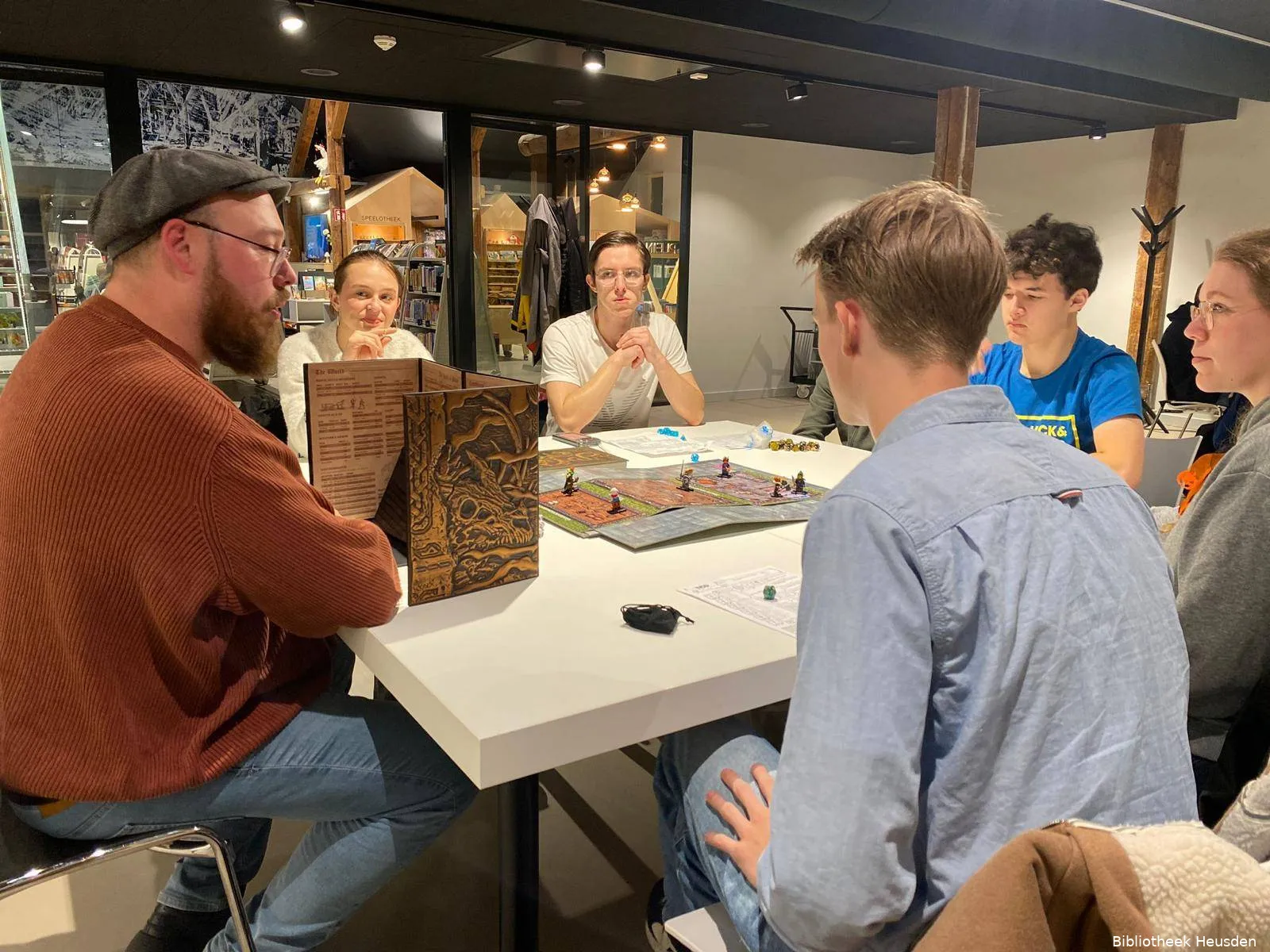 Rol de dobbelstenen: D&D in de bibliotheek
