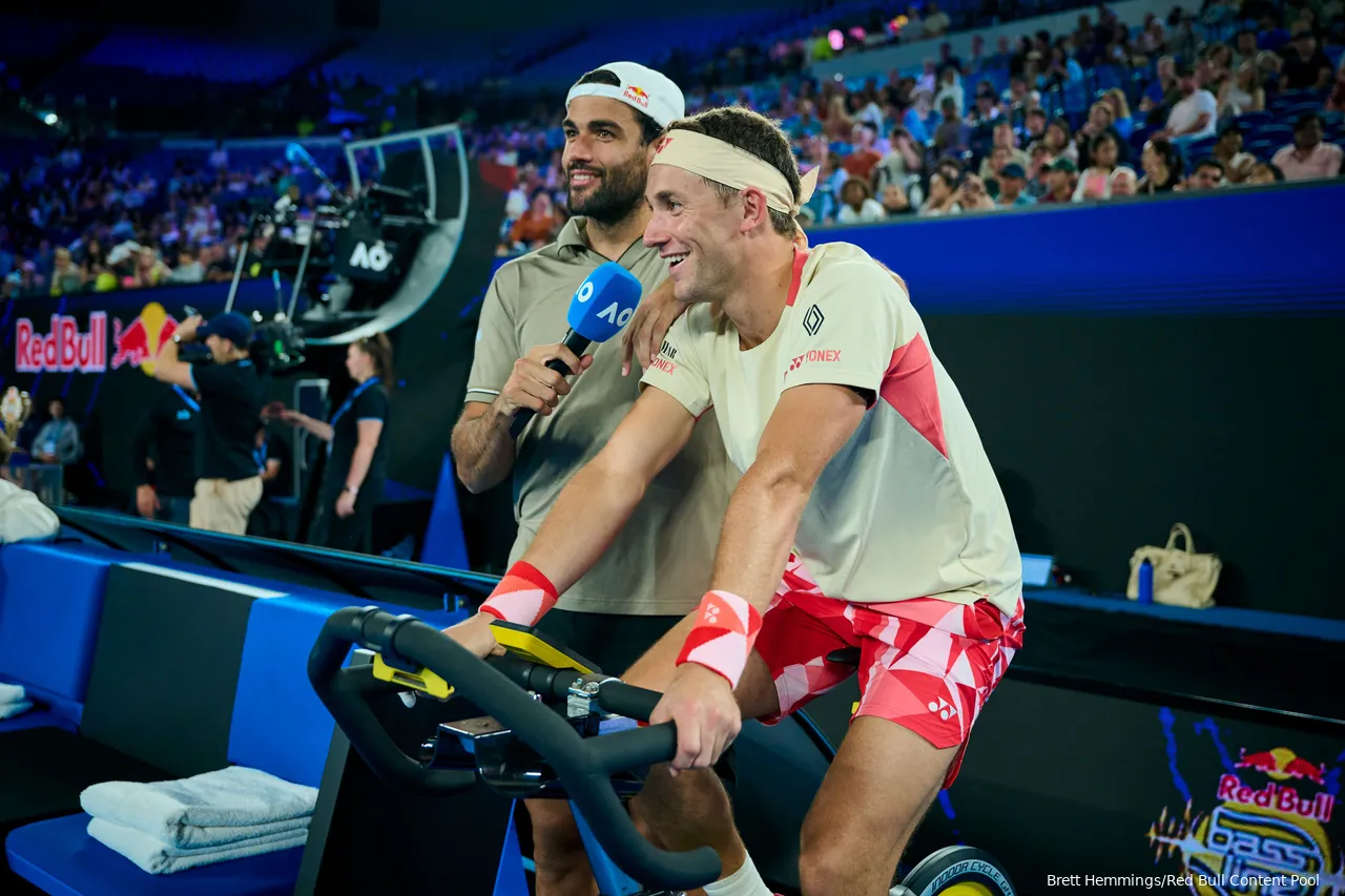 Matteo Berrettini und Casper Ruud haben Spaß auf der Red Bull Baseline.