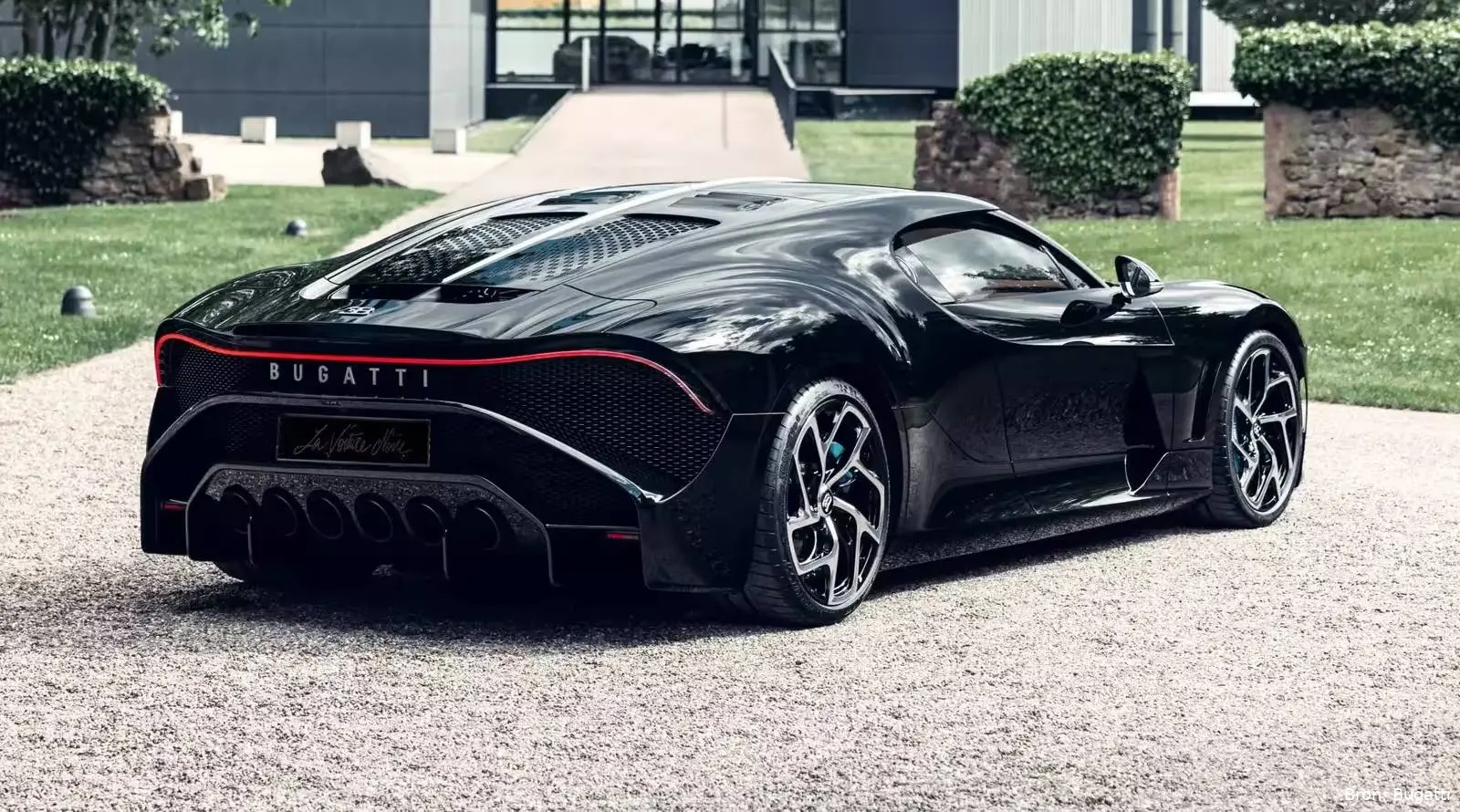 bugatti-la-voiture-noire-1