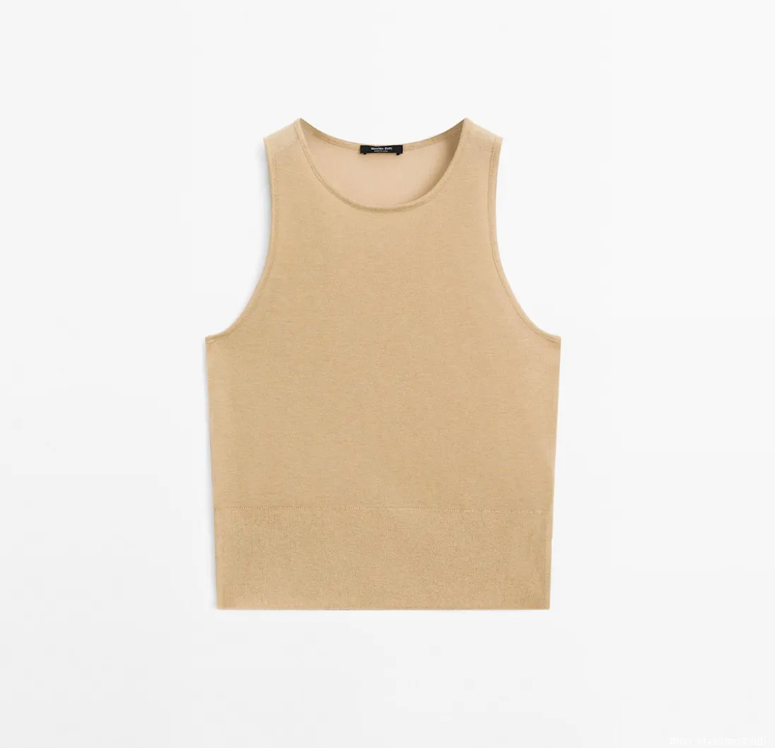 Halfdoorschijnende top – €39,95
