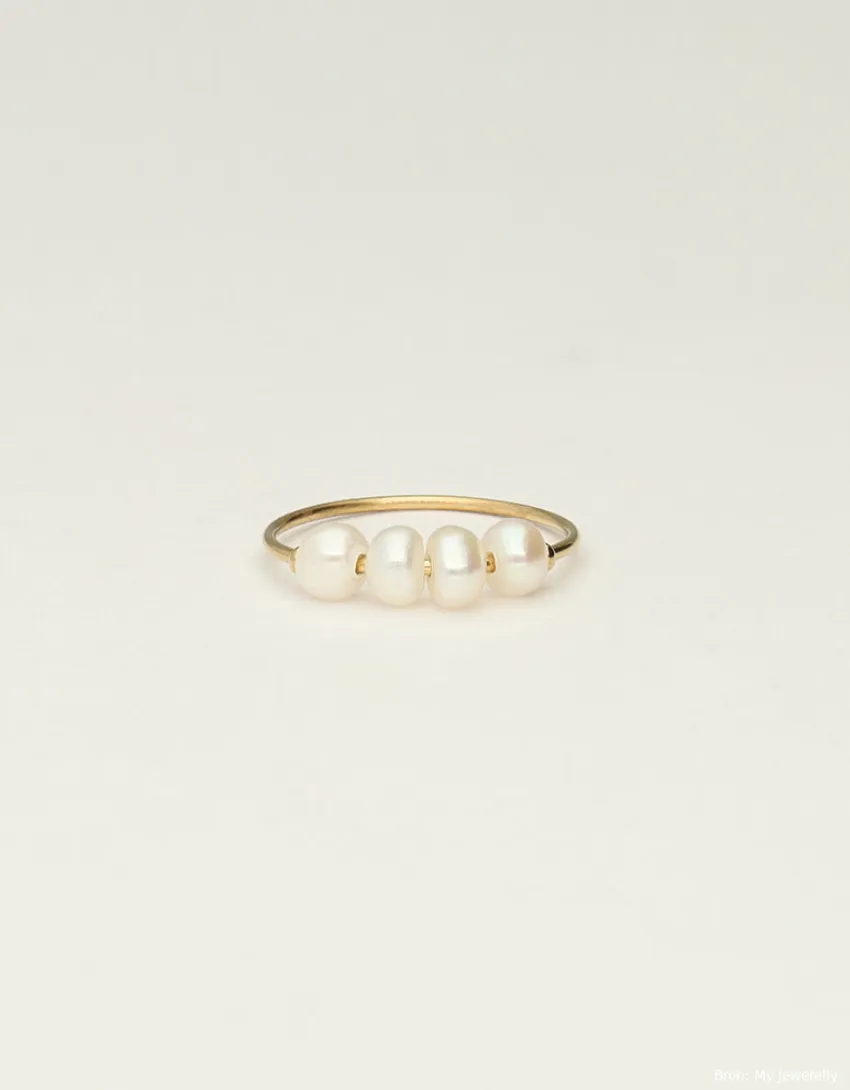 Ring met vier parels €17,99