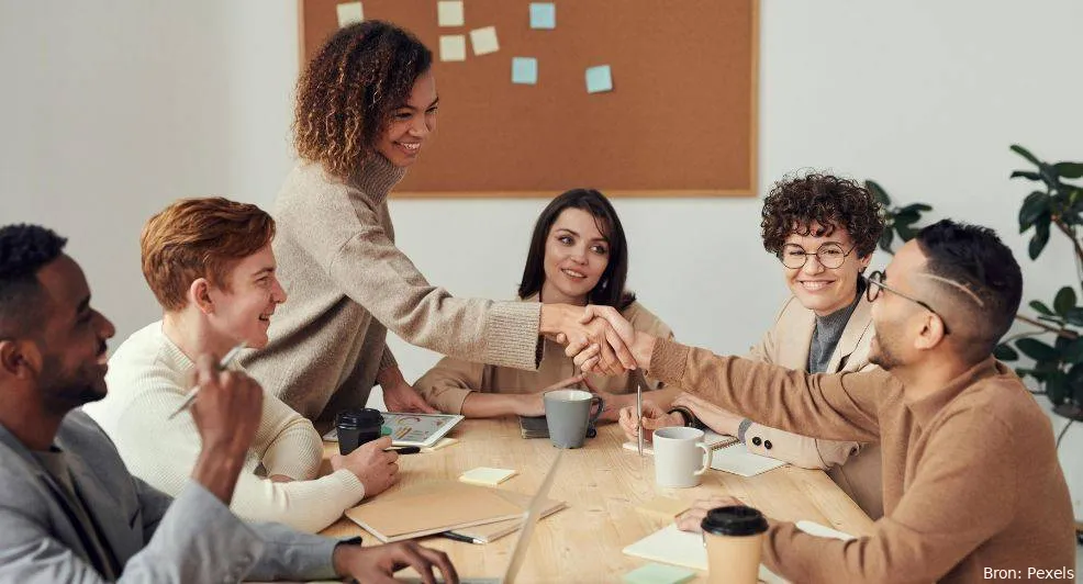 van werk bff naar ex collega overleeft jullie vriendschap de overstap