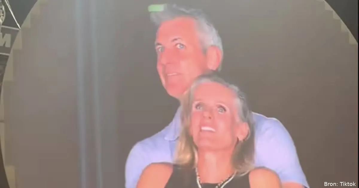 de-kiss-cam-van-coldplay-doet-zijn-vernietigende-werk