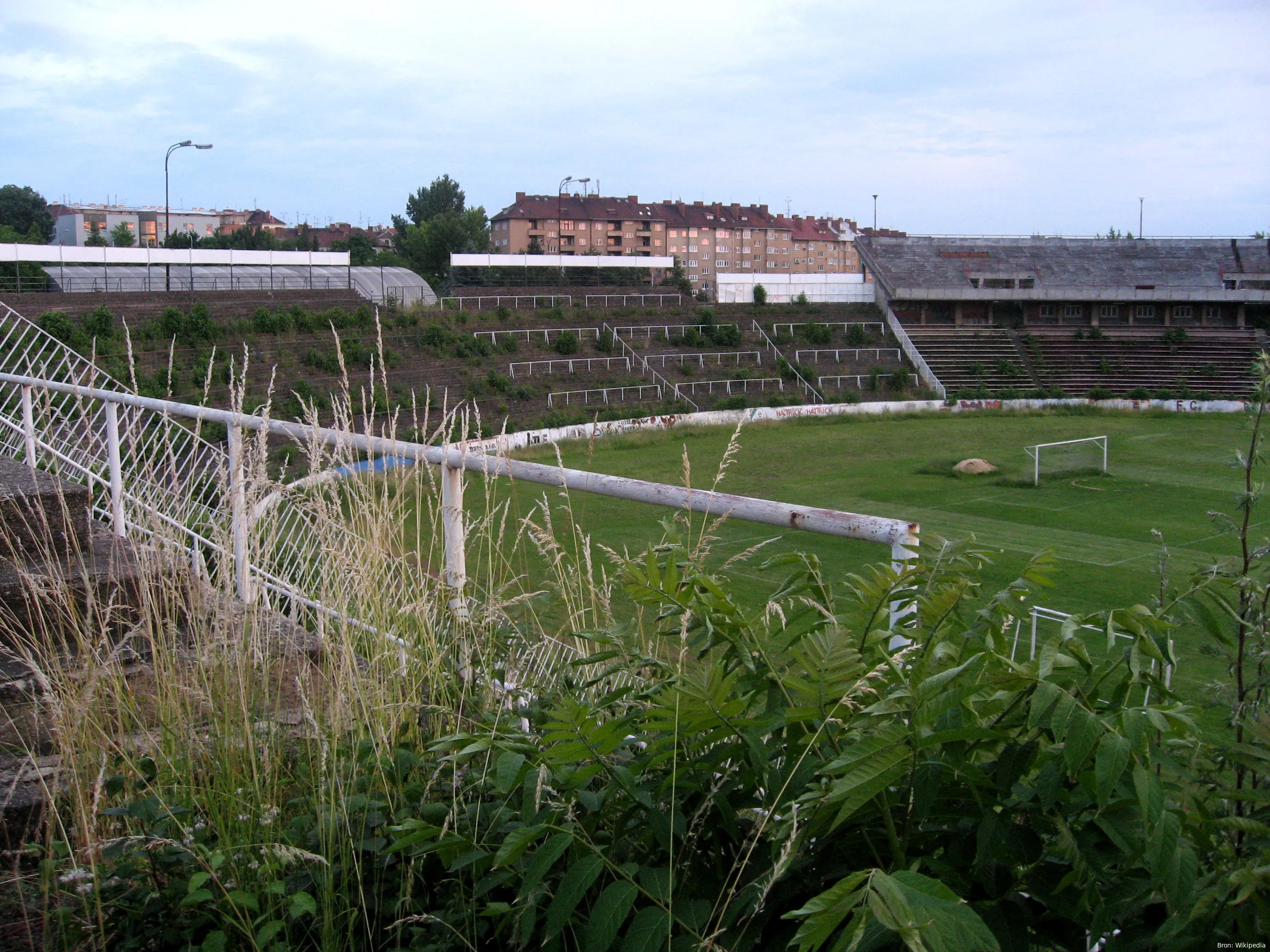 fotbalovy stadion za luzankami 10