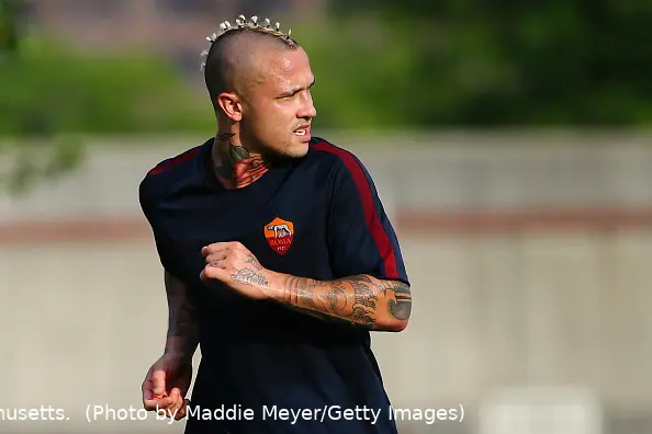 nainggolan boston allenamento mezza figura