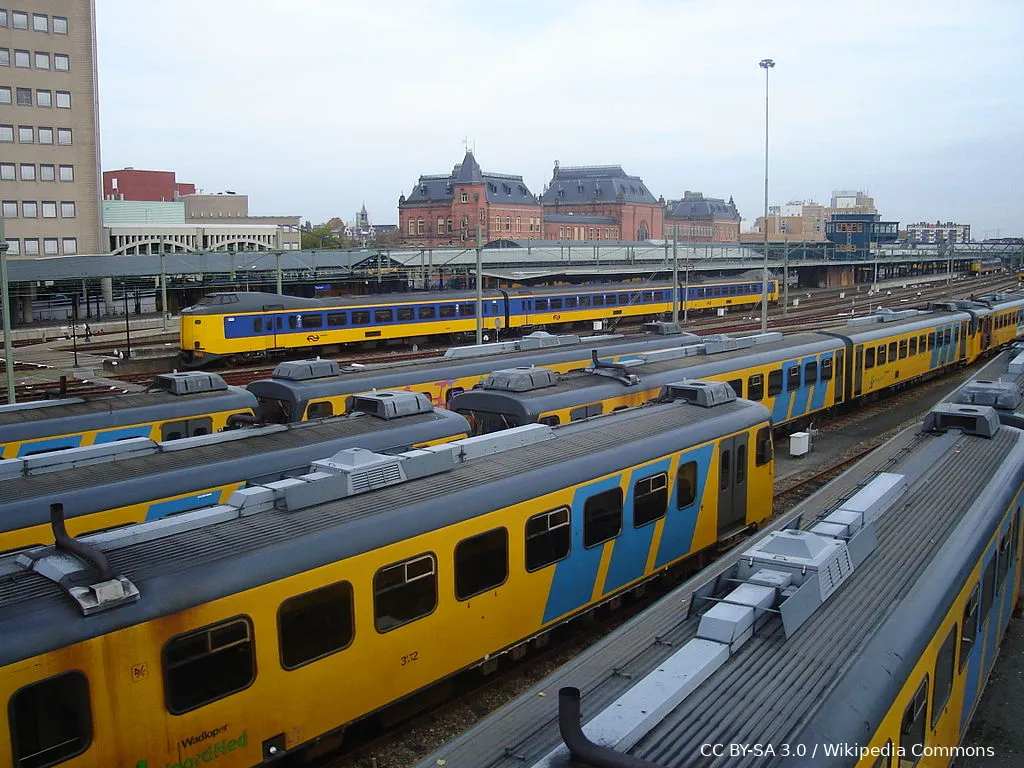 1024px train station groningen netherlands classification yard cc by sa 30 wikipedia commons