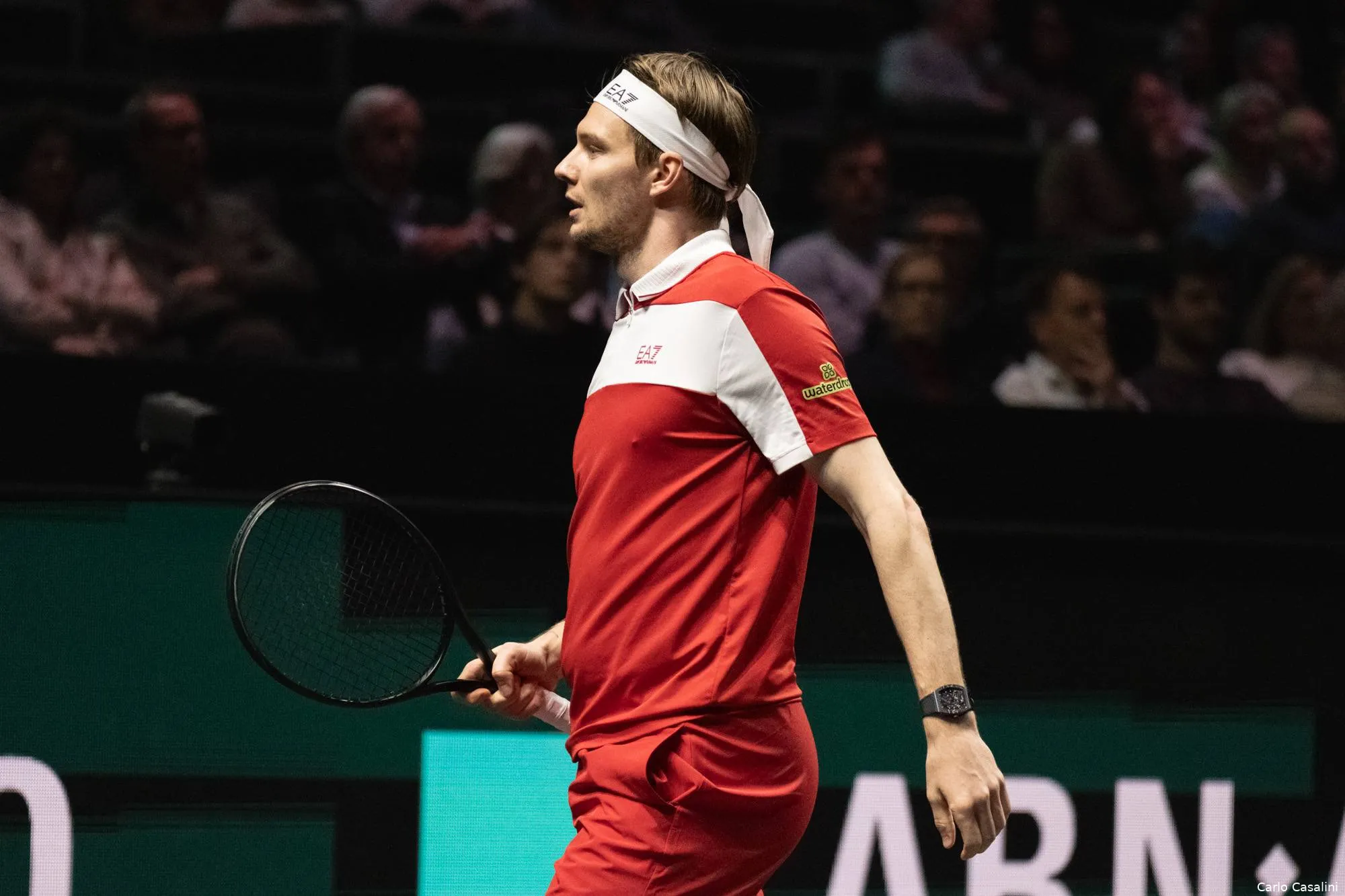 Alexander Bublik returns to baseline.