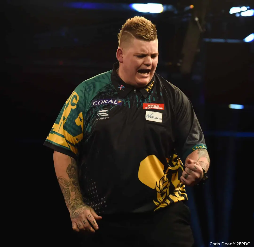 Corey Cadby jubelt.